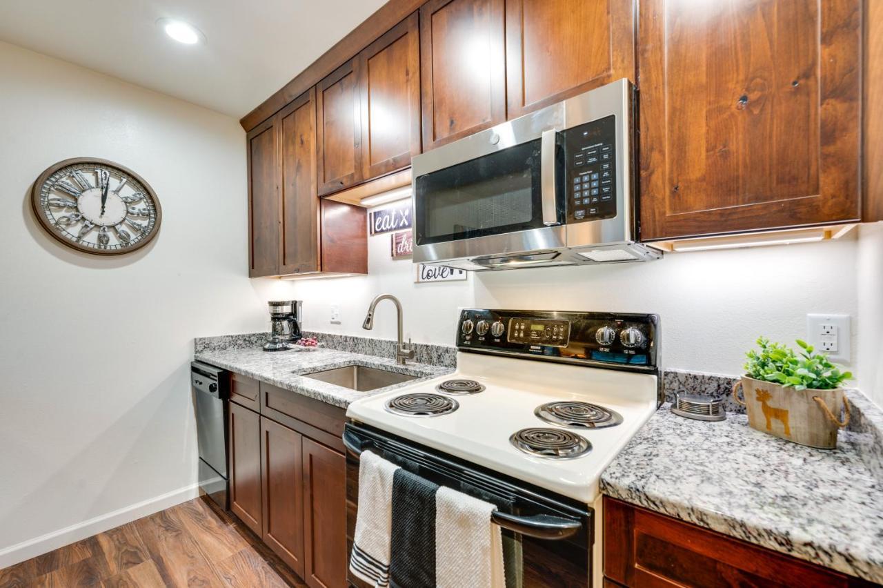 Estes Park Condo Rental Balcony With River Views! Exterior photo